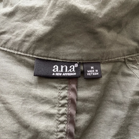 ANA Roll Sleeve Olive Green Light Weight Jacket size Medium - Picture 2 of 3